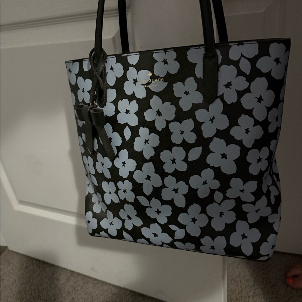 Kate Spade Black & white Floral Tote